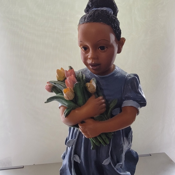 Treasures of the Heart Figurine - Picture 2 of 15